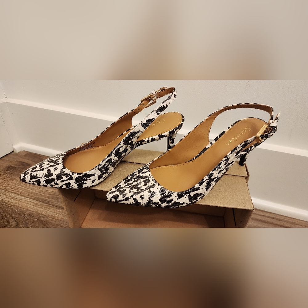 Size 6M Calvin Klein "Giovanna" Brown and White Print Pointy Toe Slingback Shoes
